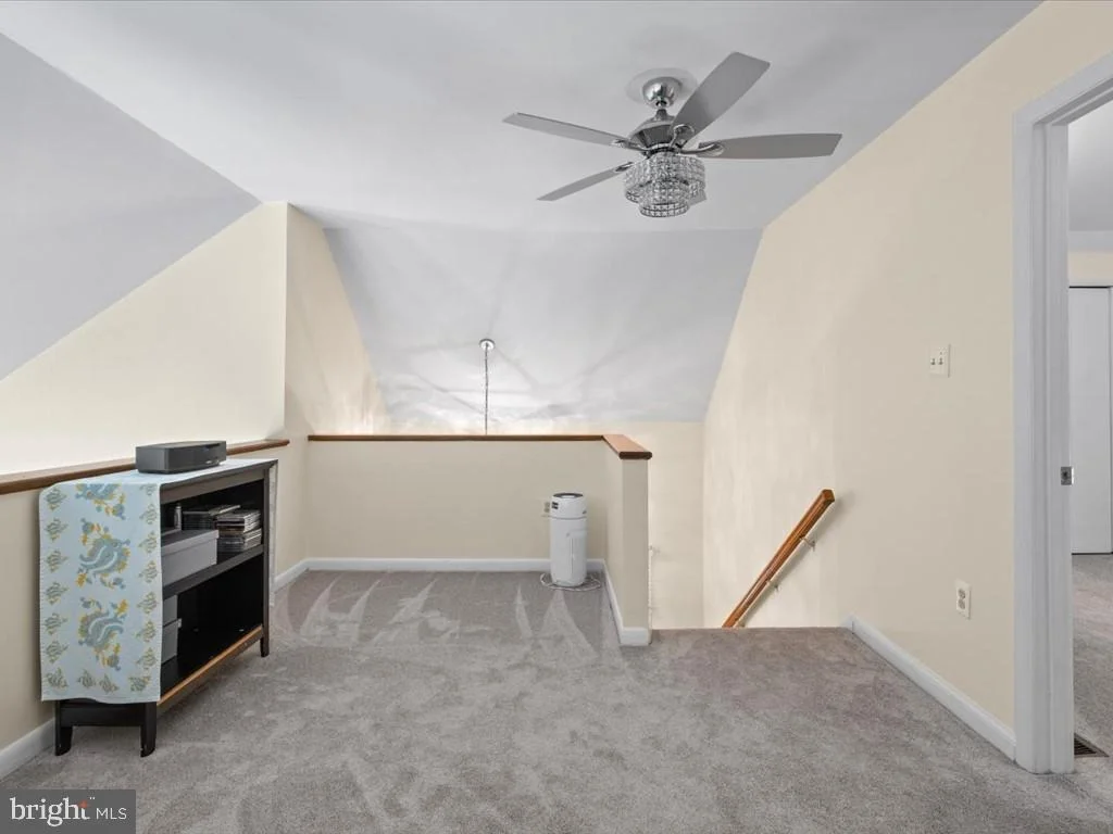 Photo of 15058 HOLLEYSIDE DRIVE