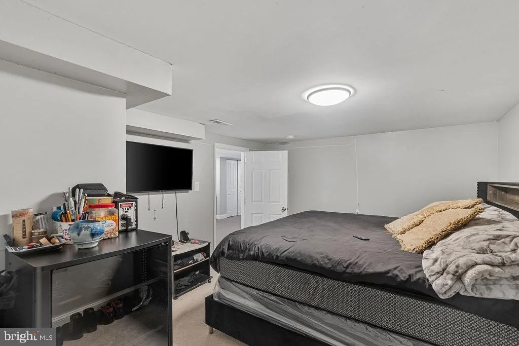 Photo of 8489 ARBUTUS ROAD