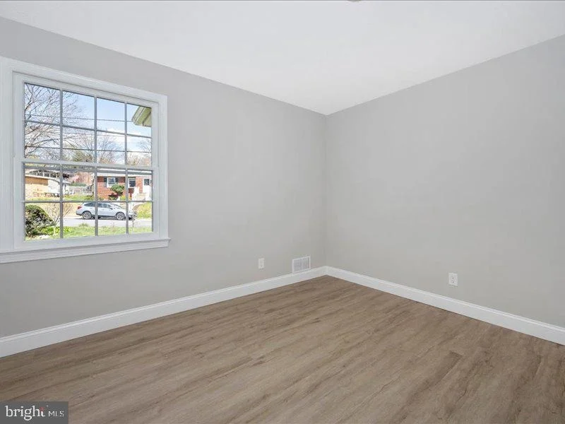 Photo of 10700 JAMAICA DRIVE
