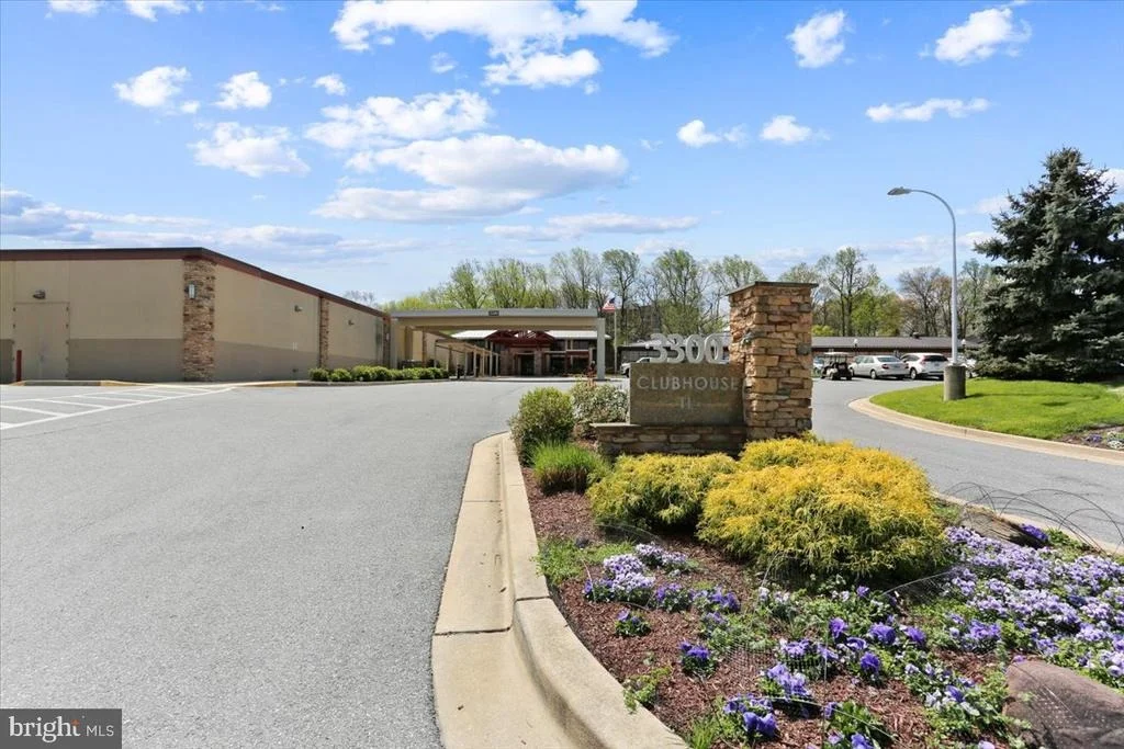 Photo of Unit 1 at 15101 INTERLACHEN DRIVE