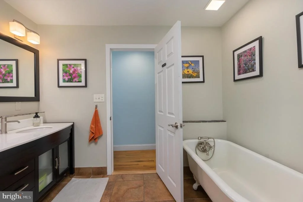Photo of 2585 RED TOAD ROAD