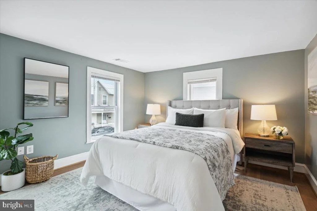 Photo of 218 5TH STREET W