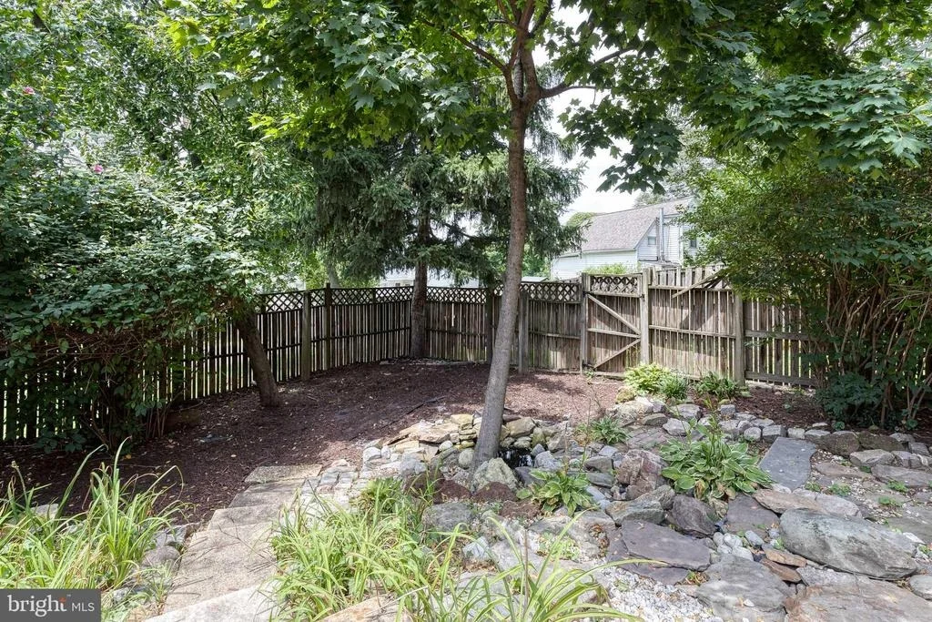 Photo of 1704 LINCOLN DRIVE