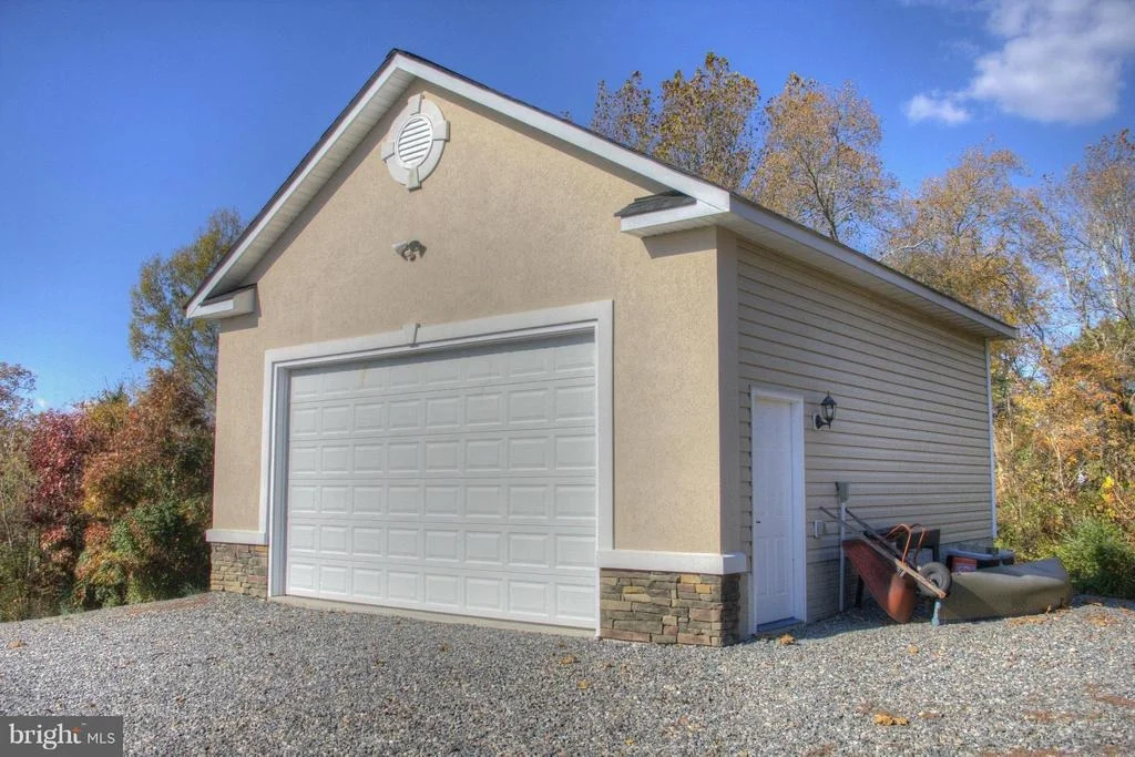 Photo of 20155 BENNETTS WAY