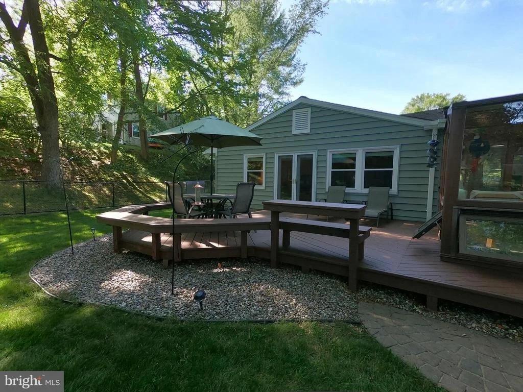 Photo of 14001 BETHPAGE LANE