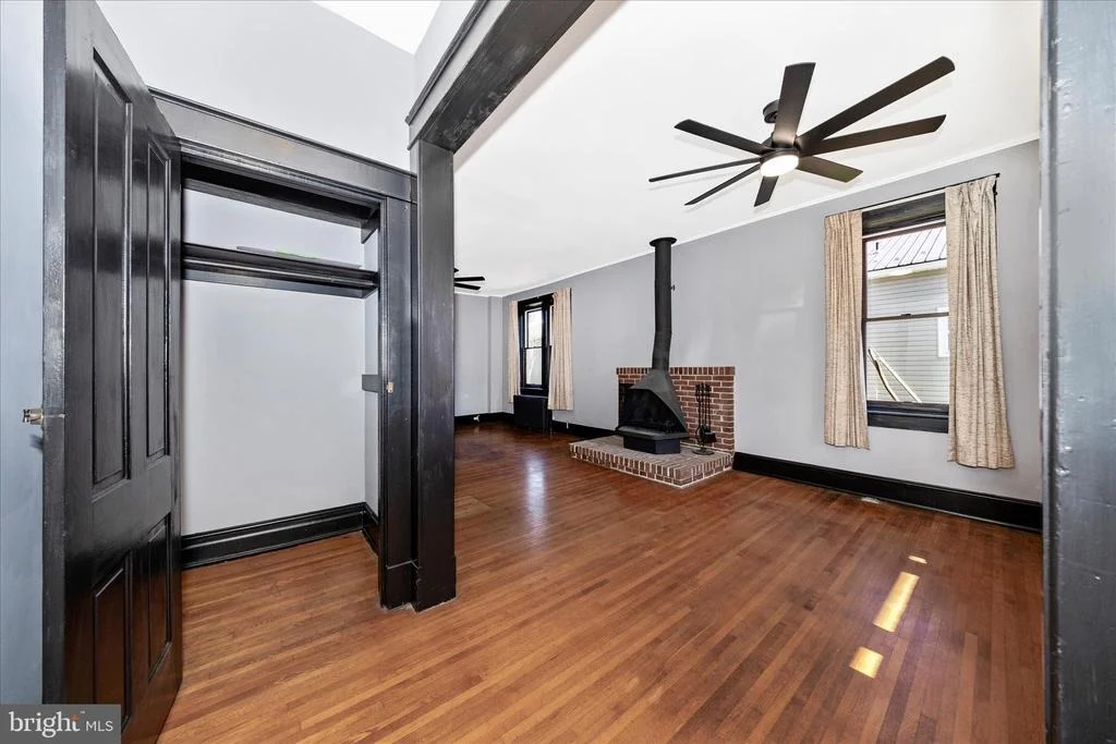 Photo of 519 SUMMIT AVENUE