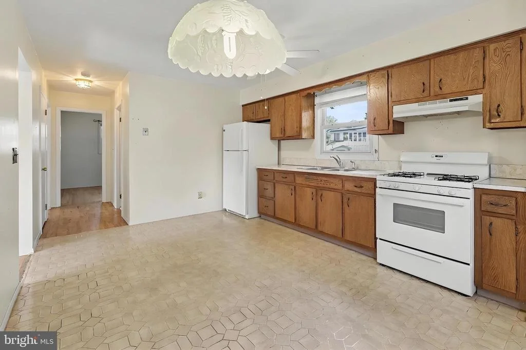 Photo of 16 RUNNING BROOK ROAD