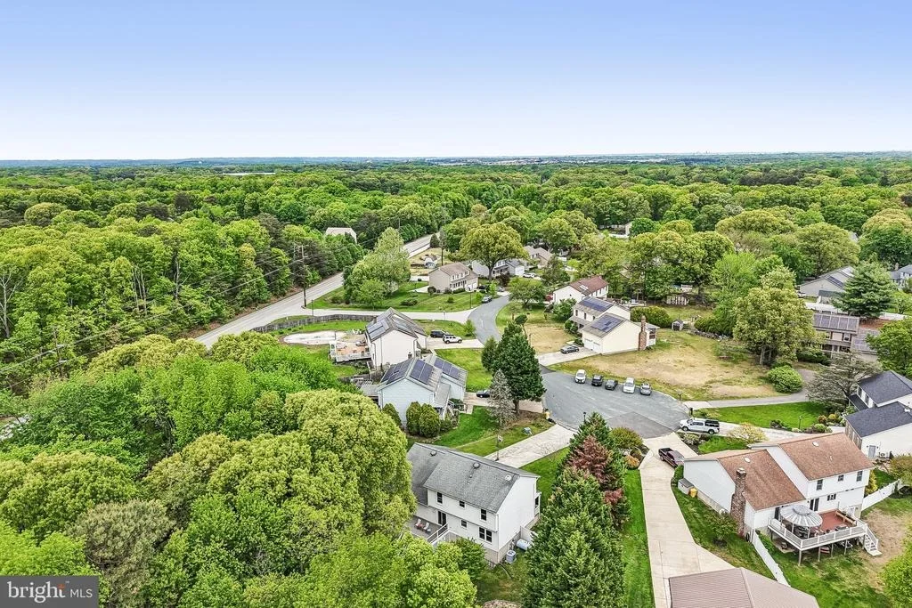 Photo of 592 EASON DRIVE