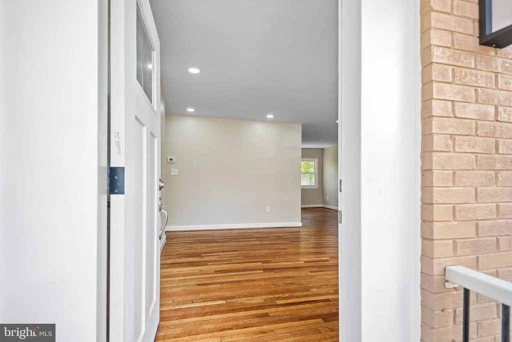 Photo of 823 MALIBU DRIVE
