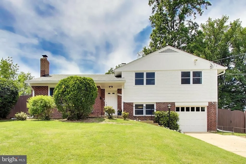 Photo of 5816 AMELIA STREET