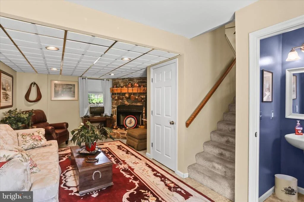 Photo of 17 ECKER AVENUE