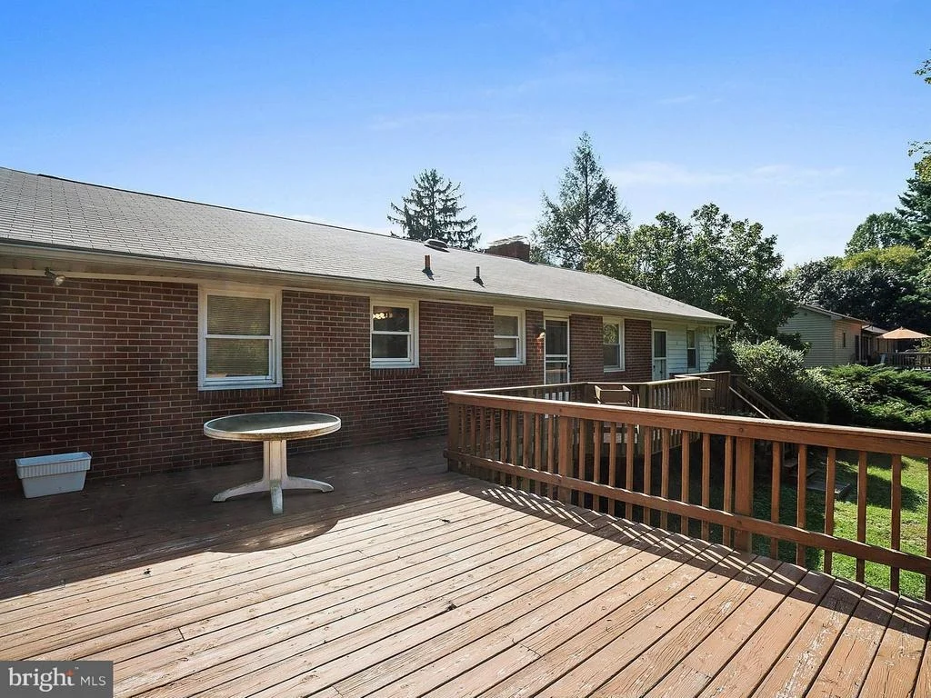 Photo of 18108 MUNCASTER ROAD