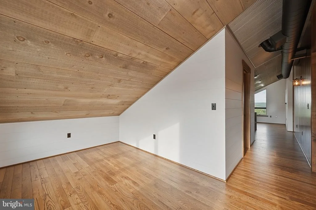 Photo of 415 NAZELROD ROAD