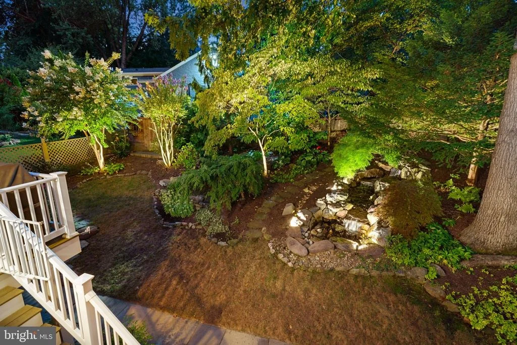 Photo of 710 WOODSIDE PARKWAY