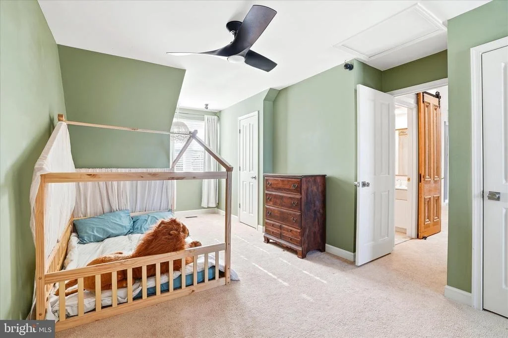 Photo of 2379 BEAR DEN ROAD