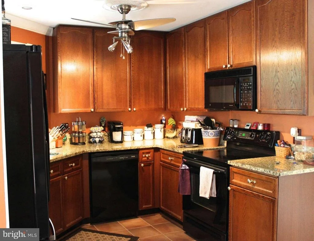 Photo of Unit 2B at 2100 WAYSIDE DRIVE
