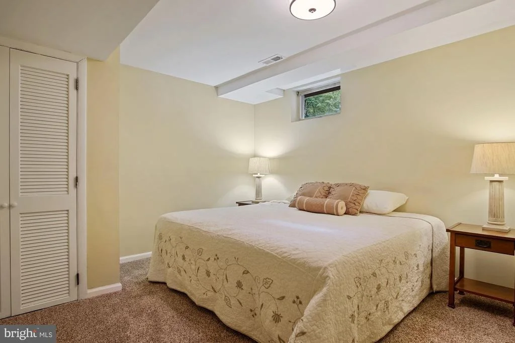Photo of 1437 HARDING LANE