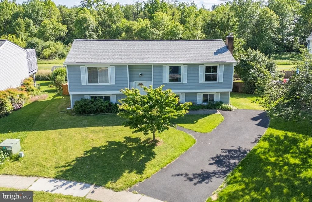 Photo of 5690 PEBBLE DRIVE
