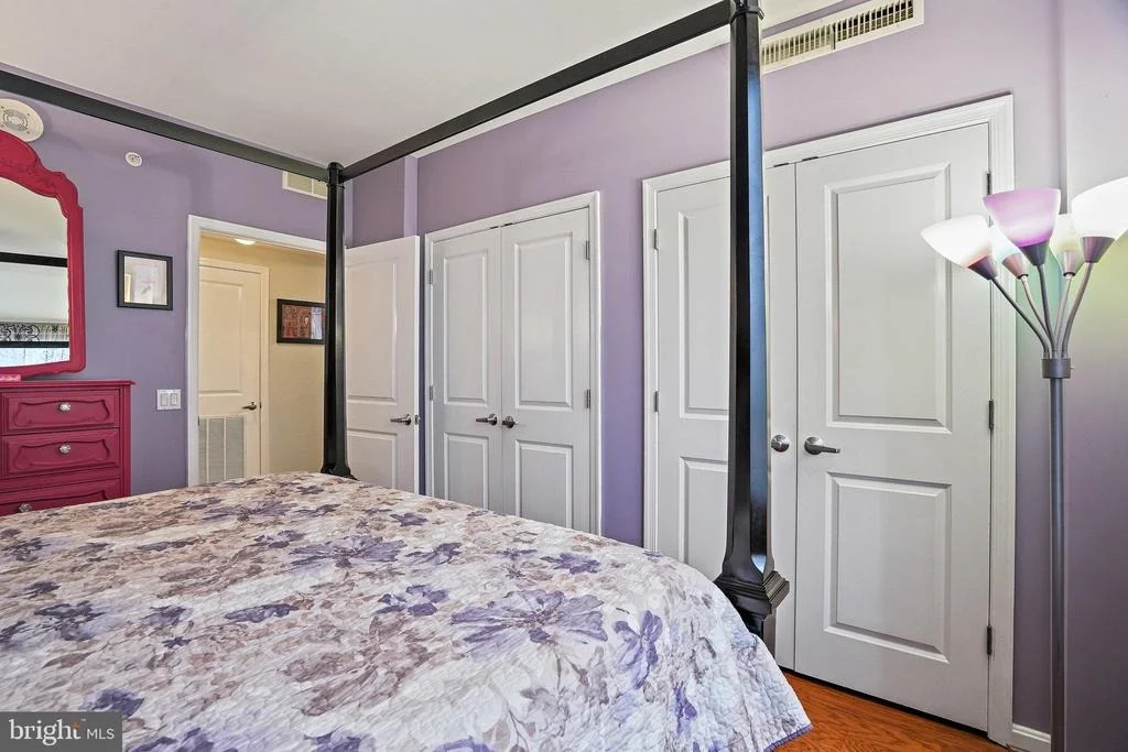 Photo of Unit 402 at 930 WAYNE AVENUE