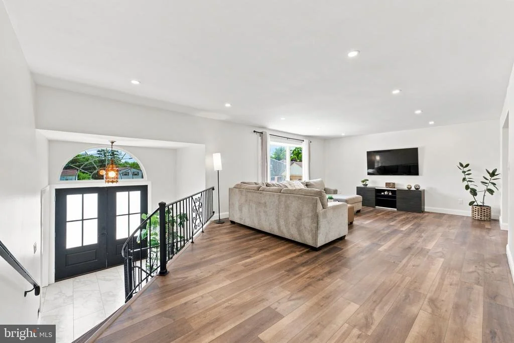 Photo of 9 BUCKNELL DRIVE