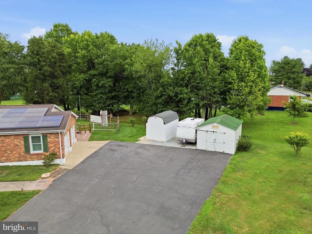 Photo of 14 BOWFIN DRIVE