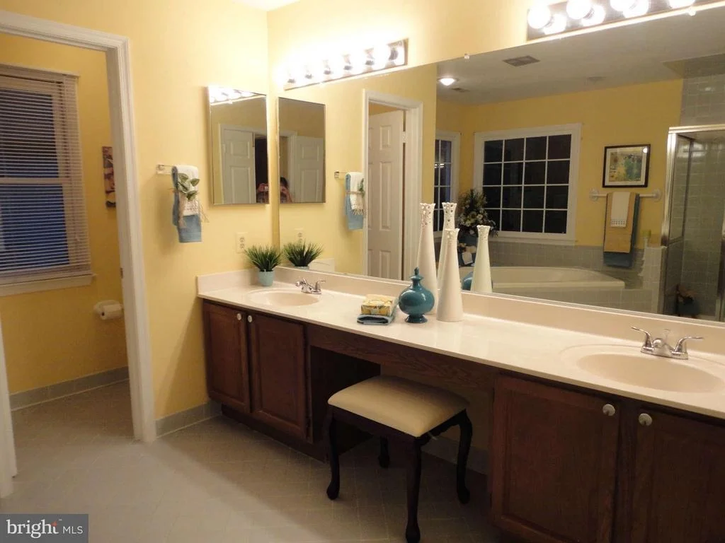Photo of 21 LEATHERLEAF COURT