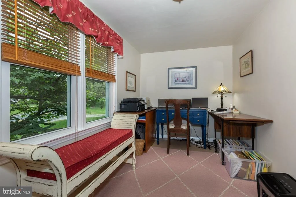 Photo of 701 LONGVIEW AVENUE