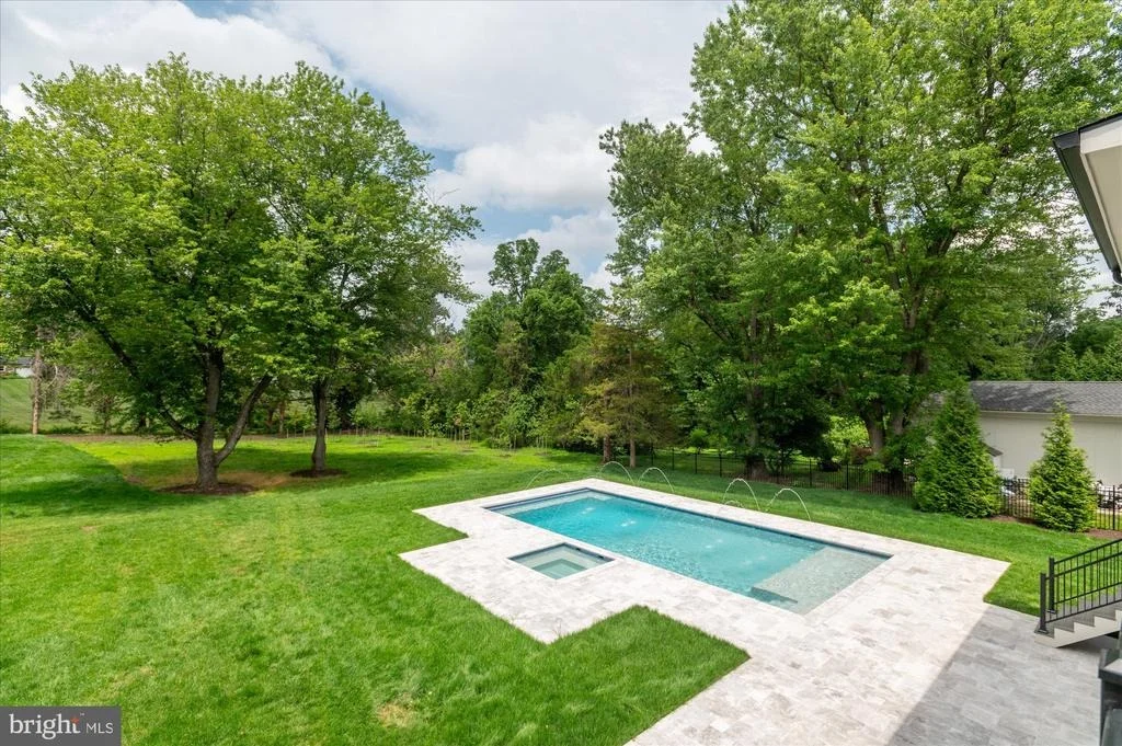 Photo of 8912 GALLANT GREEN DRIVE