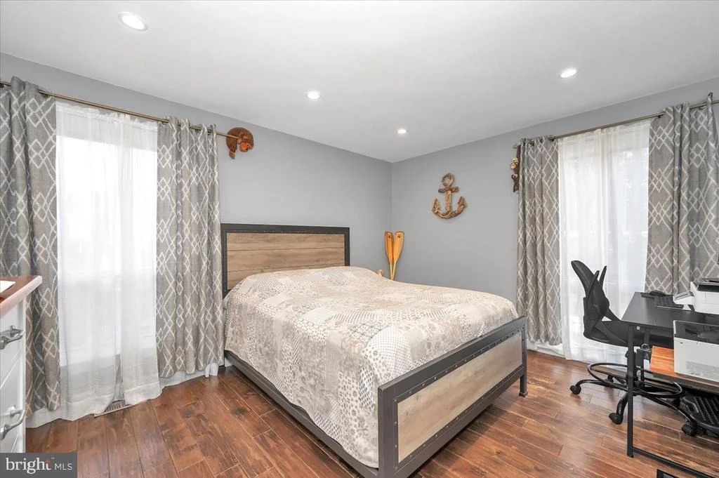 Photo of 10101 LLOYD ROAD