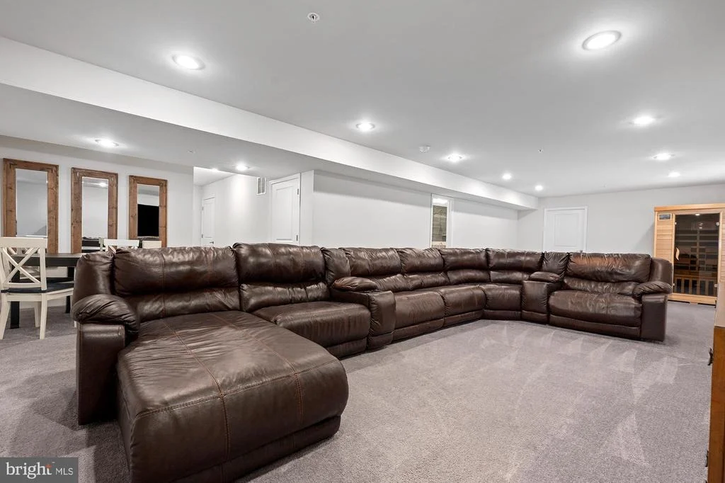 Photo of 821 BENTGRASS DRIVE