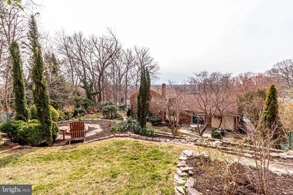 Photo of 919 JUNIPER PLACE