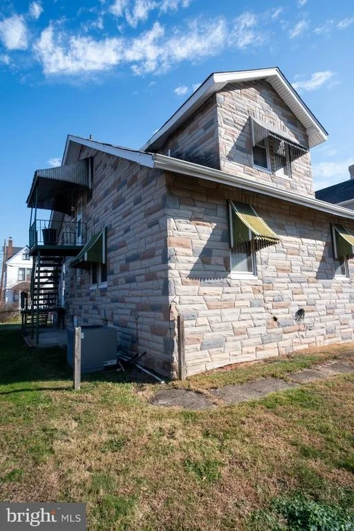 Photo of 1816 FAIRVIEW AVENUE