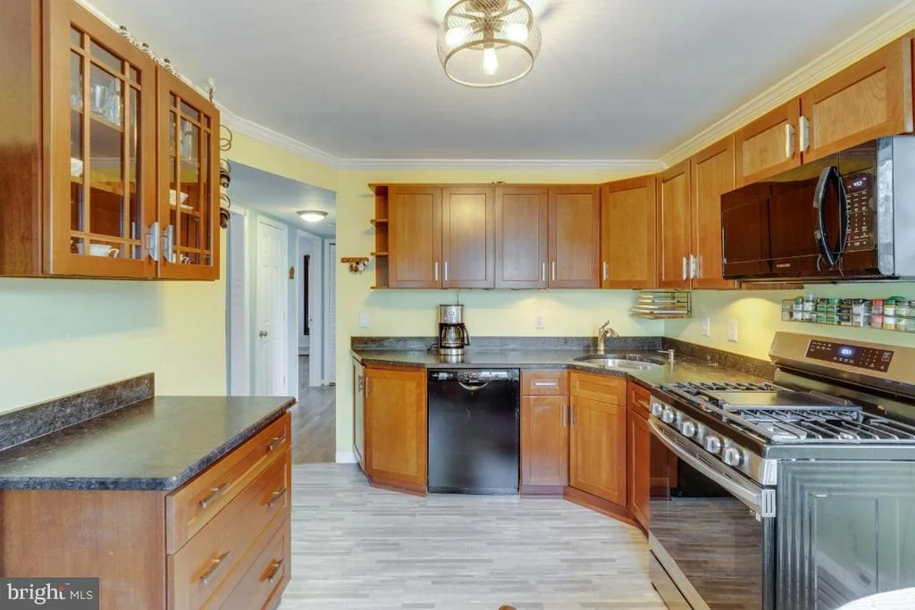 Photo of 903 ROBIN ROAD