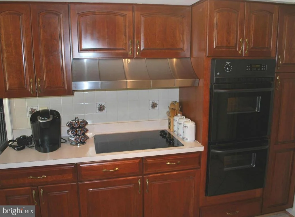 Photo of 914 CLINTWOOD DRIVE