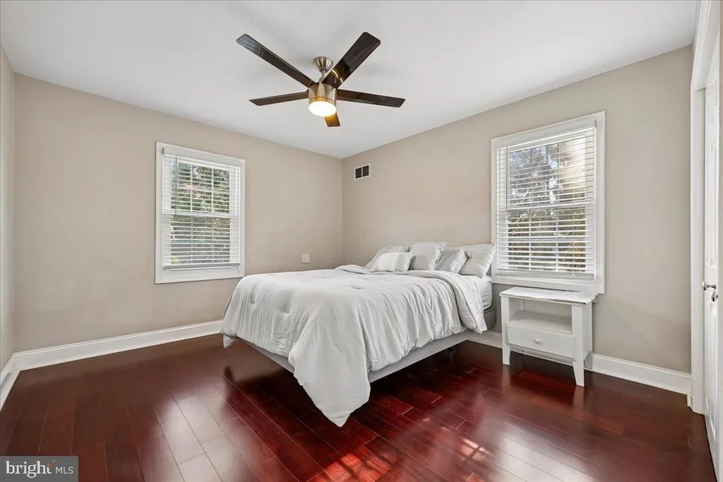 Photo of 6 CRESTVIEW COURT
