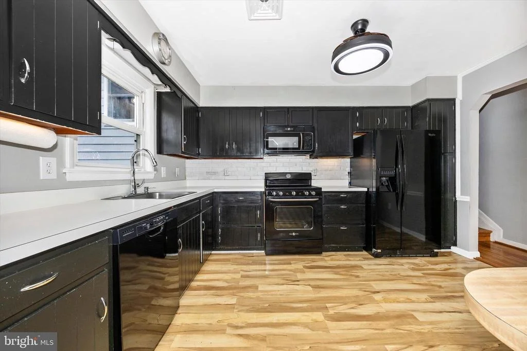 Photo of 3905 SUGARLOAF DRIVE