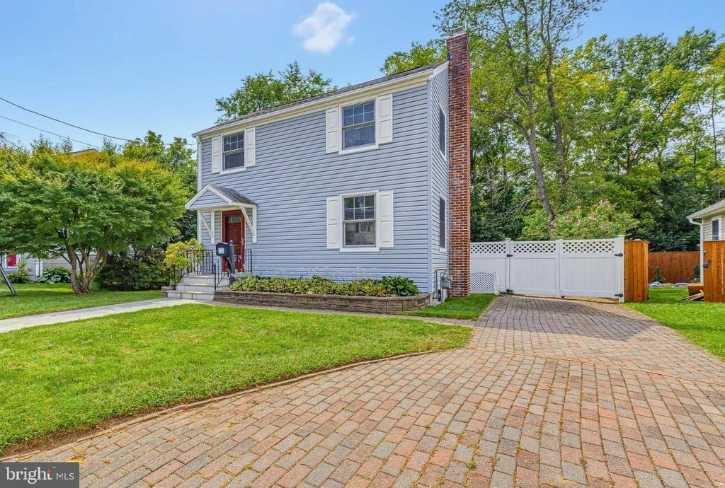 Photo of 717 MAPLETON ROAD