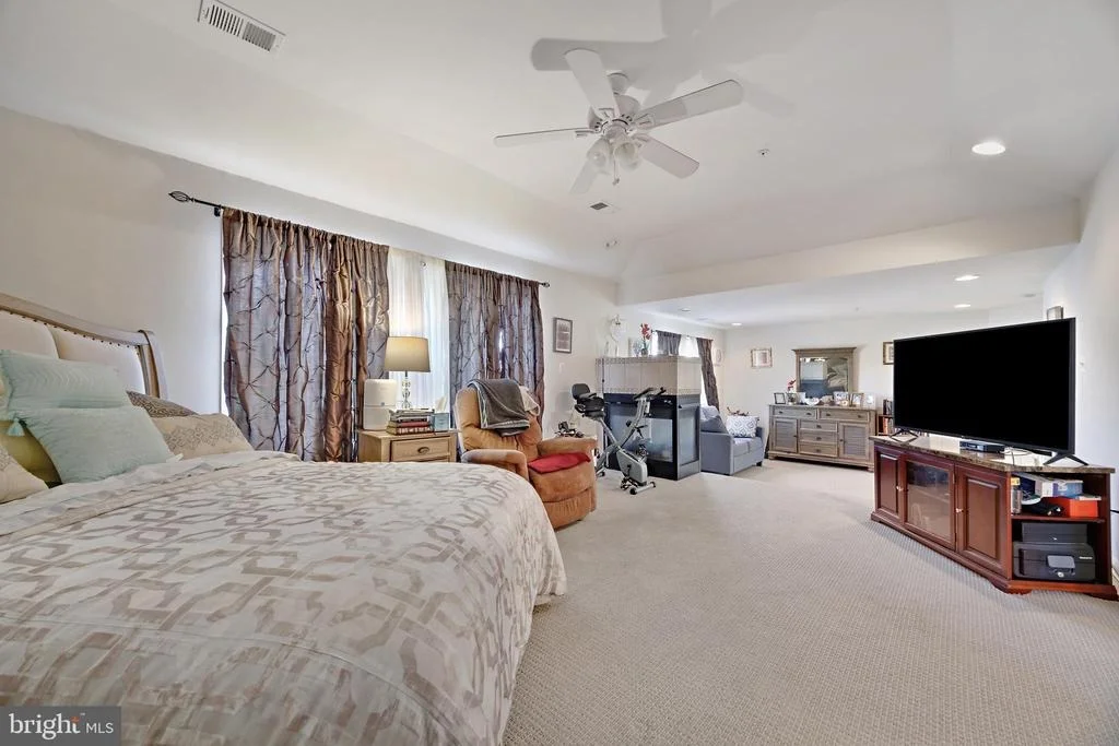 Photo of 4401 HUNTCHASE DRIVE