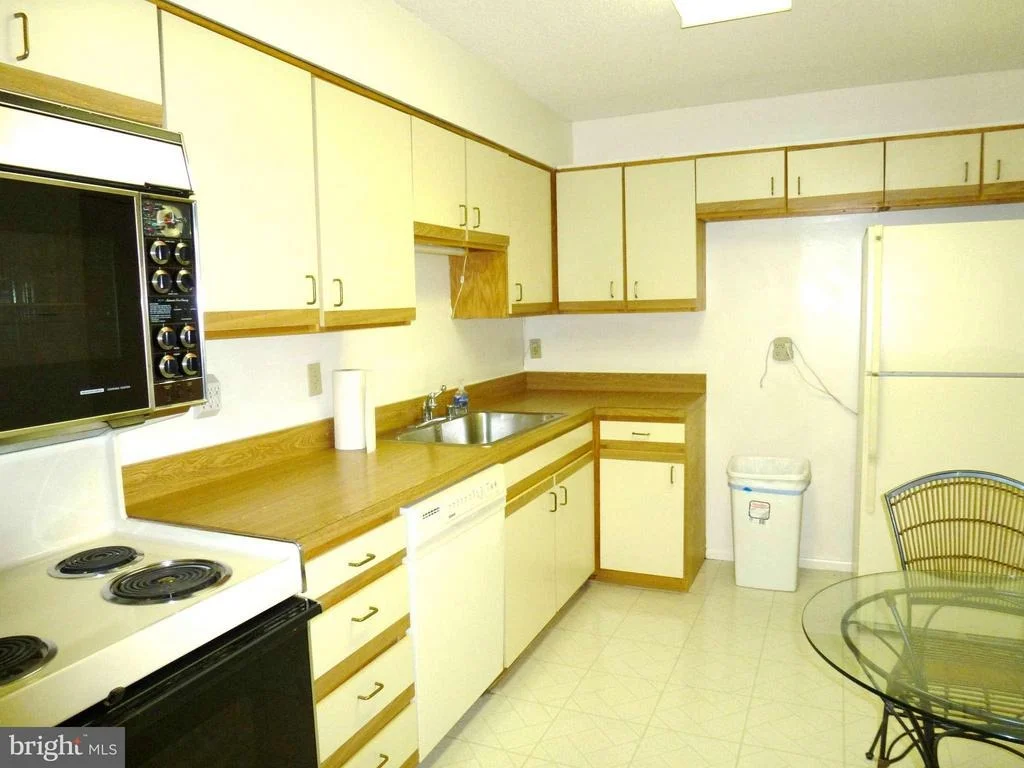 Photo of Unit 3616 at 15115 INTERLACHEN DRIVE