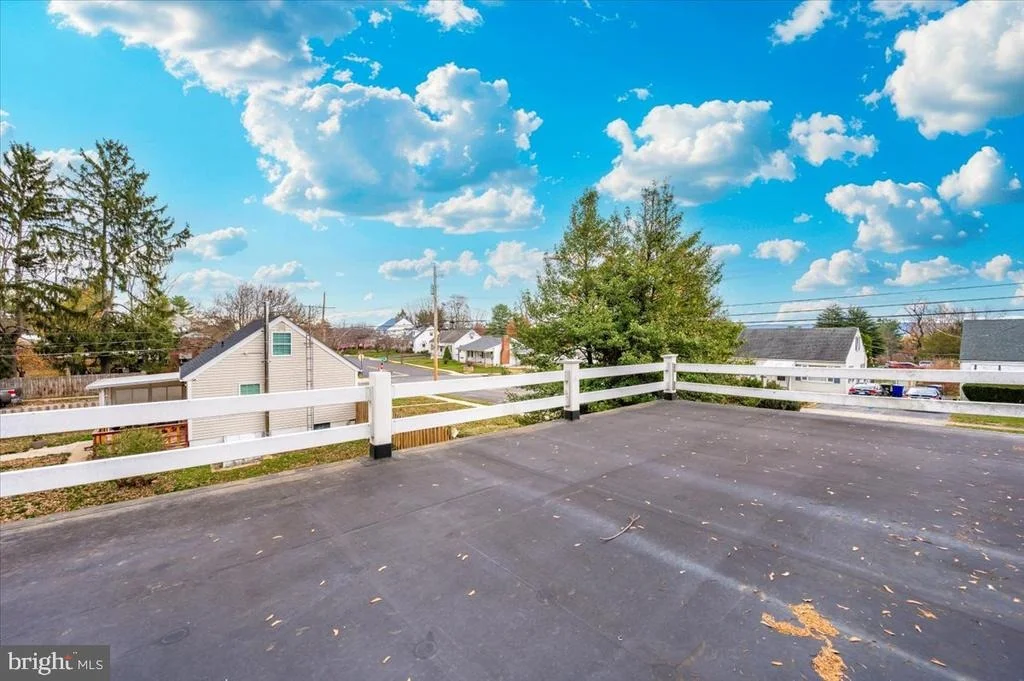 Photo of 239 DEVONSHIRE ROAD NE