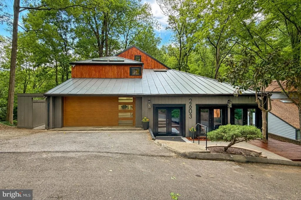 Photo of 2603 KLINGLE ROAD NW