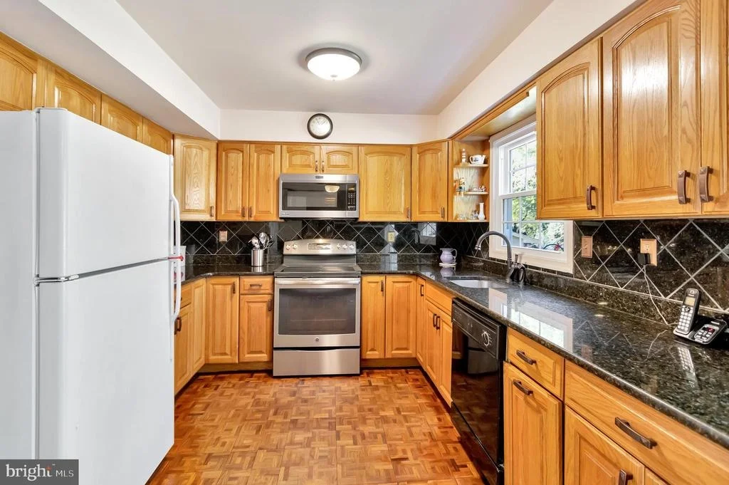 Photo of 14040 BREEZE HILL LANE