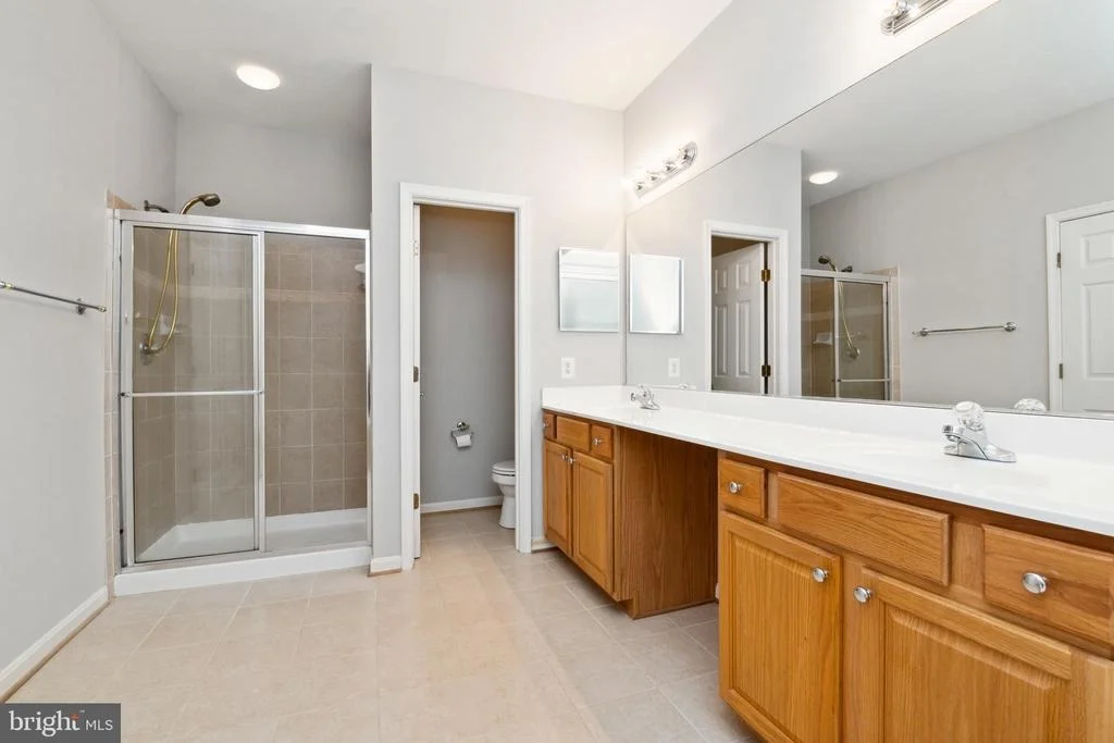Photo of 457 UNIVERSITY DRIVE