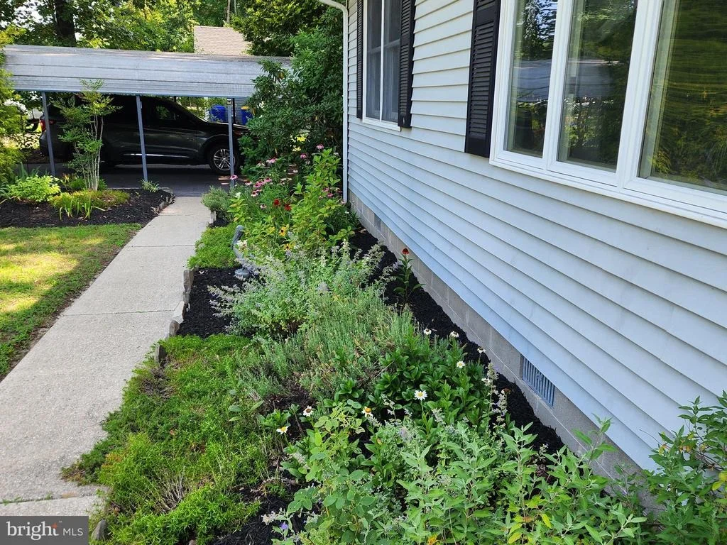 Photo of 19605 DOE DRIVE