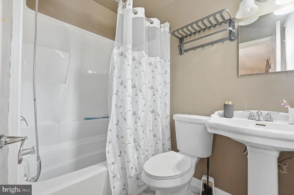 Photo of 7518 DOVER LANE