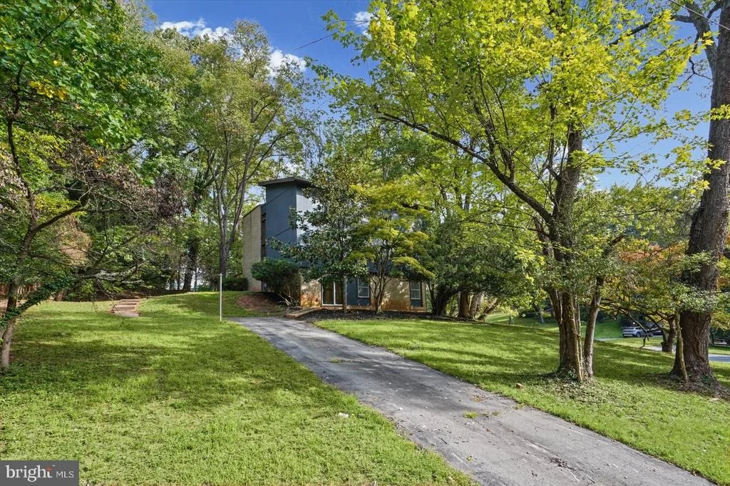 Photo of 101 DELFORD AVENUE