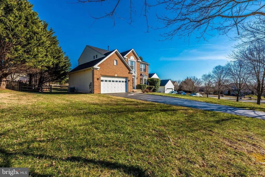 Photo of 10203 CROSSCUT WAY