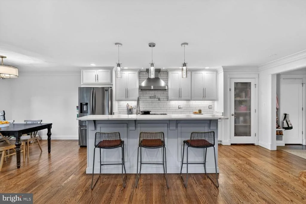 Photo of 5100 YORKTOWN BOULEVARD
