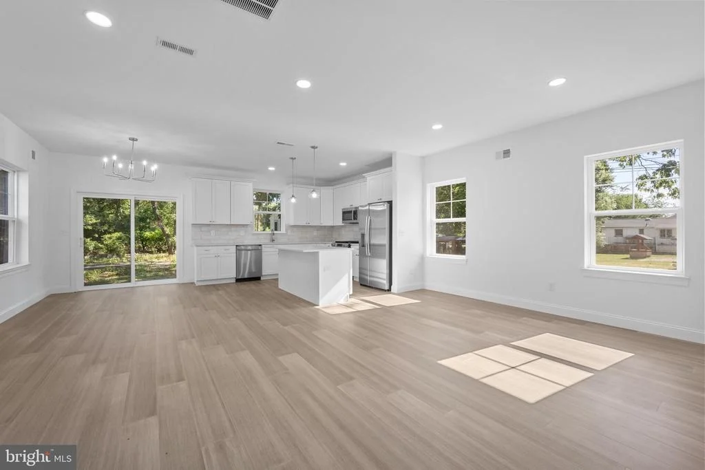Photo of 492 ELLIS AVENUE