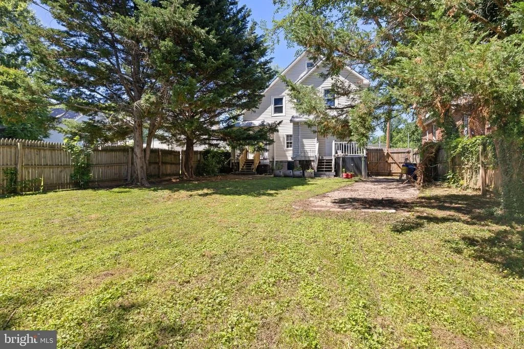 Photo of 3901 W COLD SPRING LANE W